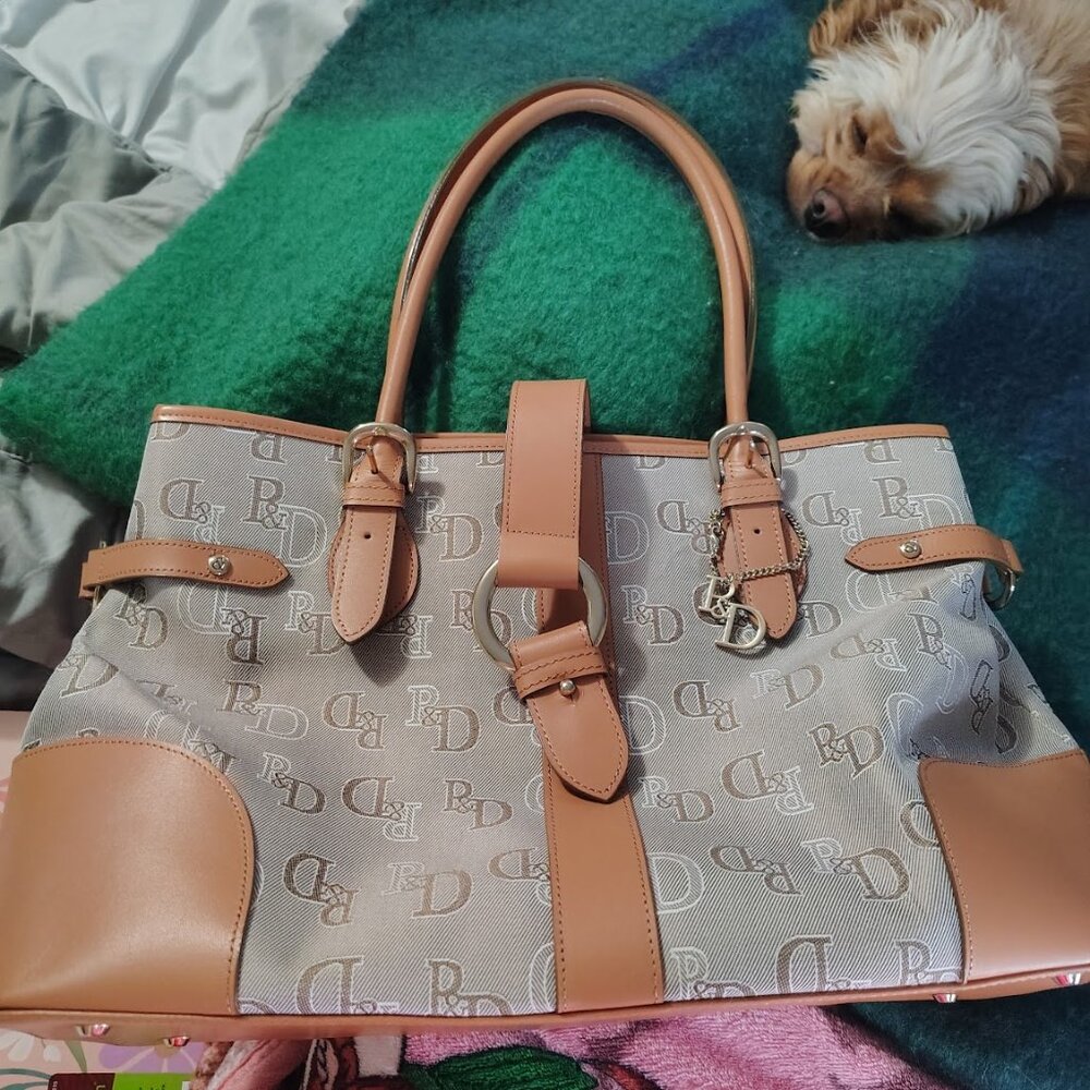 Pinky & Dianne monogram canvas tote bag with leather trim.Popular Japanese Brand